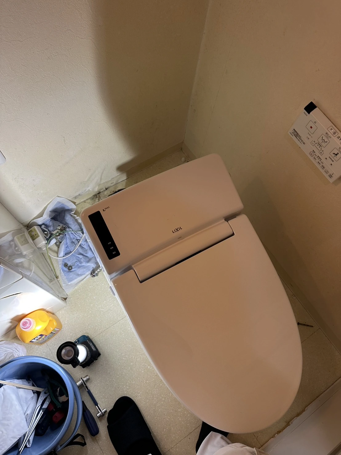 においと湿りの原因は床下からでした-渋谷区広尾